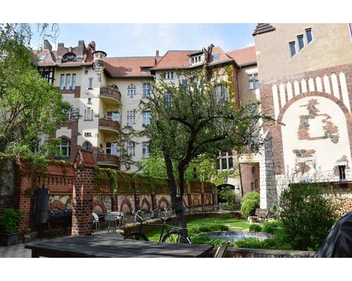 Überragende Altbauetage - in Trendlage, 
Schlossgefühl, tolles Entrée und Mieter-Garten
- vermietet!